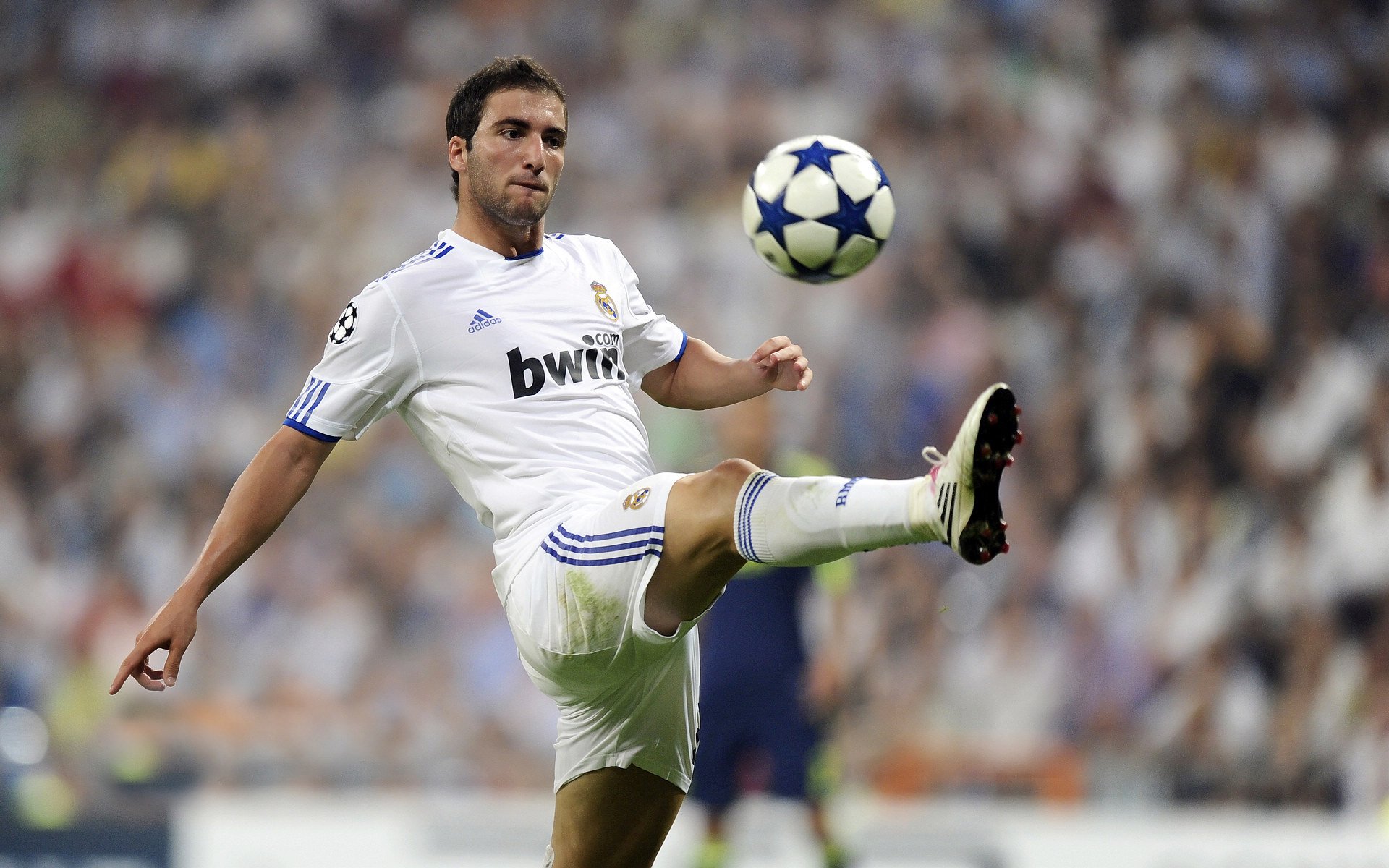 橙色齿轮碾碎斑马防线，当德布劳内成为阿姆斯特丹的精密仪器